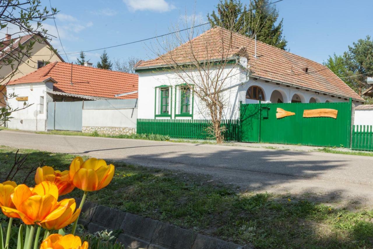 Отель Gadoros Vendeghaz Эгерсалок Экстерьер фото